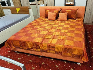 Doppelbett inkl. Matratzen und Bettkästen hellgrau (gebraucht)