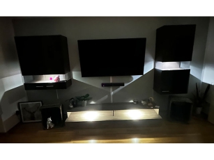 Hochwertige Wohnwand hochglanz-anthrazit/sonoma-eiche mit integriertem TV-Teil und LED (gebraucht)