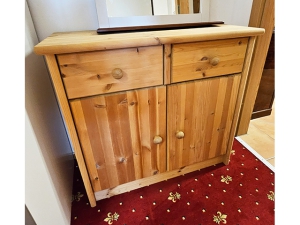 Massives Highboard 4-türig kirschbaum (gebraucht)