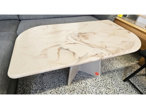 Glas-Couchtisch mit Ablagen und Rollen buche (gebraucht)