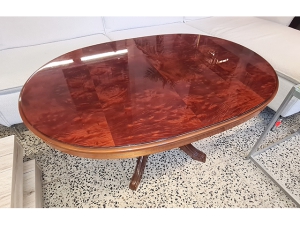 Glas-Couchtisch dreieckig mit Rollen chrom (gebraucht)